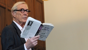 DOLIU in literatura! Un mare poet a fost rapus de cancer!