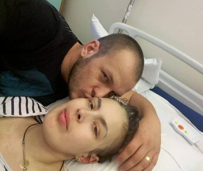 Caz umanitar: 170.000 de euro din donaţii şi o factură de 8.000 de euro neplătită la spital! Ce s-a întâmplă cu soțul tinerei mame care a murit de cancer