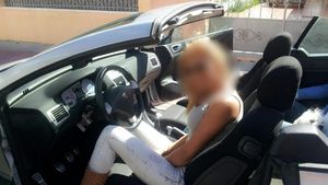 Fosta soție a unui cunoscut milionar i-a făcut “flagrant” noii iubite a afaceristului! A prins-o în timp ce îi vindea pantofii și hainele pe...