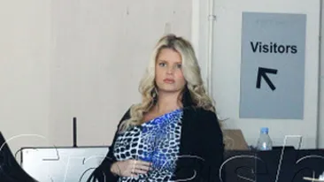 Inconstienta? Uite cum isi pune Jessica Simpson sarcina in pericol