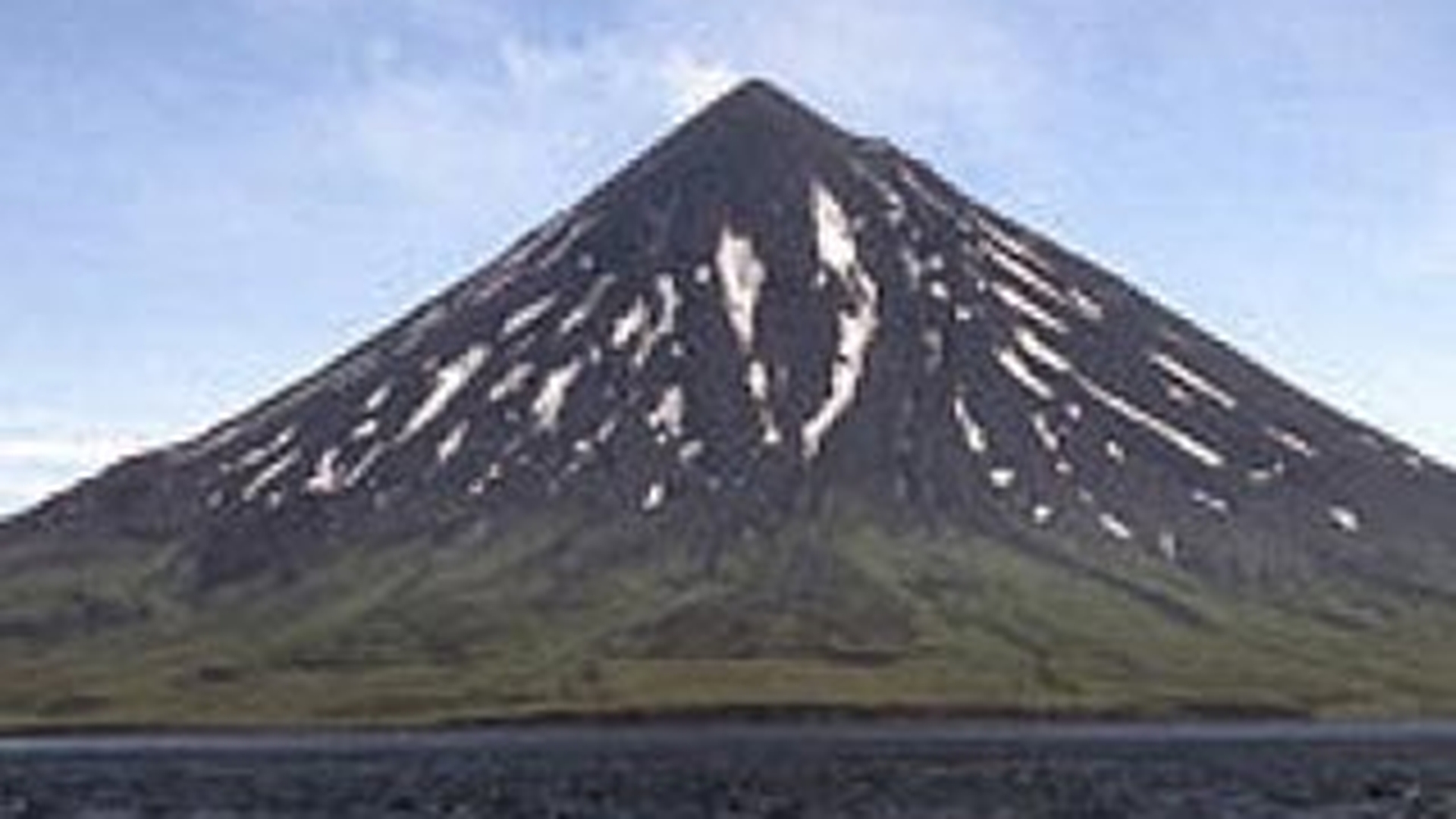 Un vulcan din Alaska ar putea erupe in orice clipa!