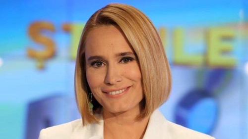 Andreea Esca s-a făcut de râs, în direct, la ştirile de la Pro TV. Telespectatorii au crezut că nu aud bine când au observat ce a întrebat prezentatoarea