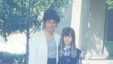 Recunosti vedeta din aceasta imagine? Este actrita si are un iubit super sexy!