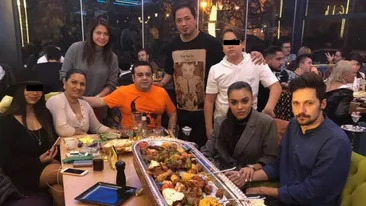 Cum s-au distrat Adrian Minune şi familia sa cu ocazia Crăciunului. Carmen şi iubitul ei, sufletul petrecerii