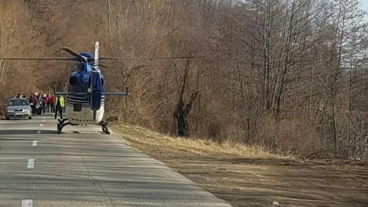 Accident grav în Prahova. La fața locului a aterizat un elicopter SMURD