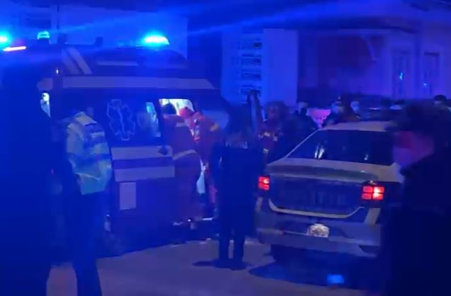 Răfuiala între doua clanuri rivale din Craiova. Un minor a fost înjunghiat și a ajuns la spital