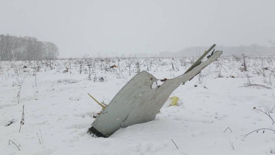 Primele imagini cu avionul prăbuşit în apropiere de Moscova. Din nefericire, nu sunt supravieţuitori