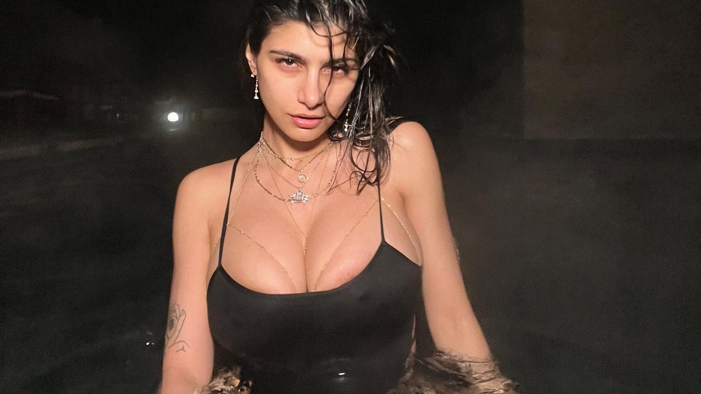 Mia Khalifa, mai încântătoare ca niciodată. Pictorial de nota 10 pentru cunoscuta actriță | FOTO