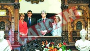 Regele Mihai s-a intors la Peles