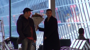 "De ce nu va luati o camera?" Este neasteptat ce a facut azi dimineata Ruby cu iubitul ei in aeroport! Mai aveau putin si…