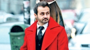 Cel mai perverse sfaturi din modă! Vezi cum isi instruieste un designer modele inainte de evenimente: "Vă doare-n p..a"