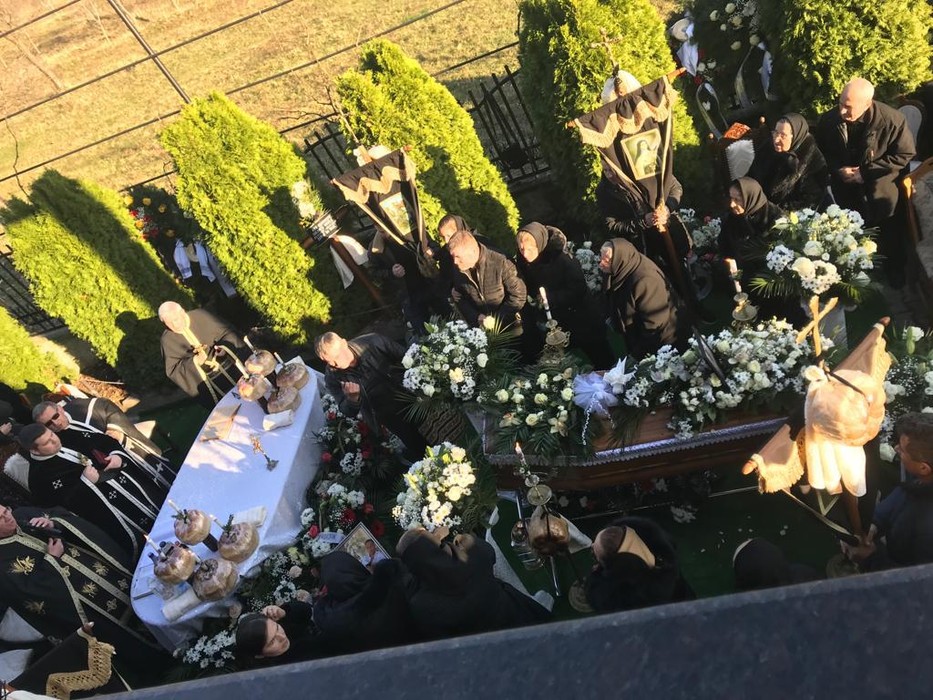 Peste 400 de oameni au fost la înmormântarea lui Vasile Solomeș