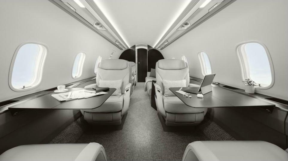 Interior Challenger 3500