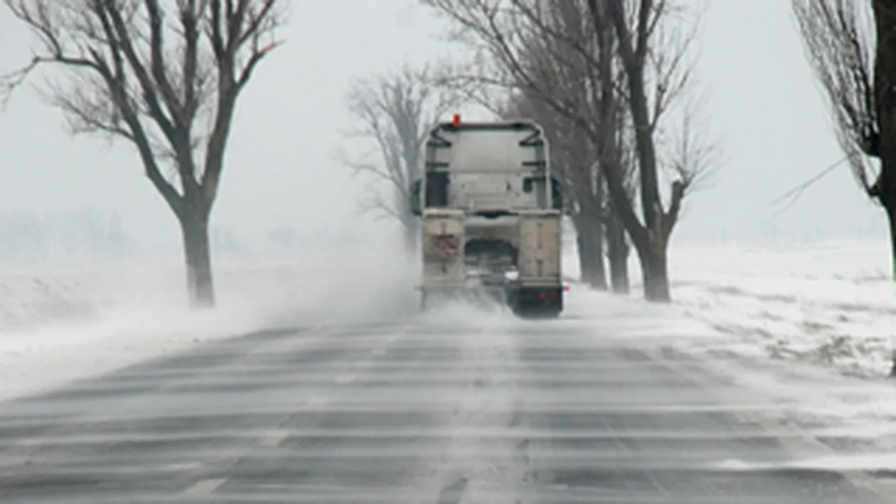 A venit iarna! Traficul pe Autostrada Transilvania a fost inchis din cauza poleiului!