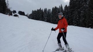 Delia Antal s-a inalnit cu Madonna pe partia de schi! Au facut vacanta in aceeasi statiune!