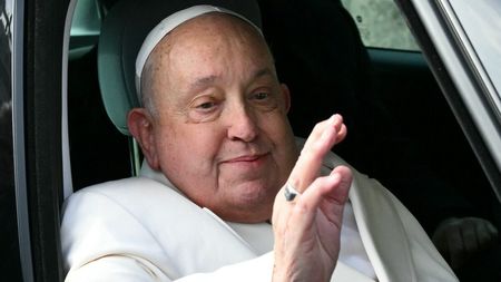 Vaticanul a încălcat o regulă importantă pe care o aveau de secole, din cauza îmbolnăvirii Papei Francisc. Despre ce este vorba