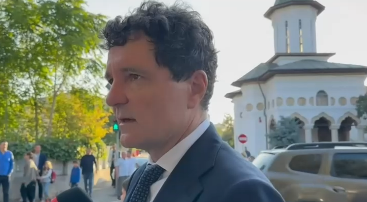 Nicușor Dan și-a dus fiica la școală pe jos! Președintele României a făcut un singur popas