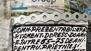 Anunț matrimonial pe un stâlp din Botoșani, devenit viral: "Domn prezentabil, apartament, doresc doamnă 65-75 de ani, pentru prietenie și.." Finalul e imprevizibil!