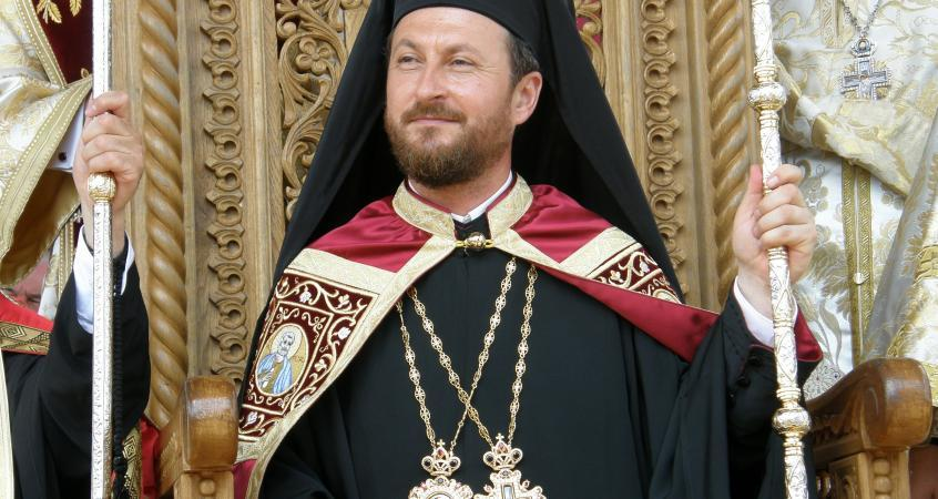 Episcopul Huşilor ar fi fost victima şantajului