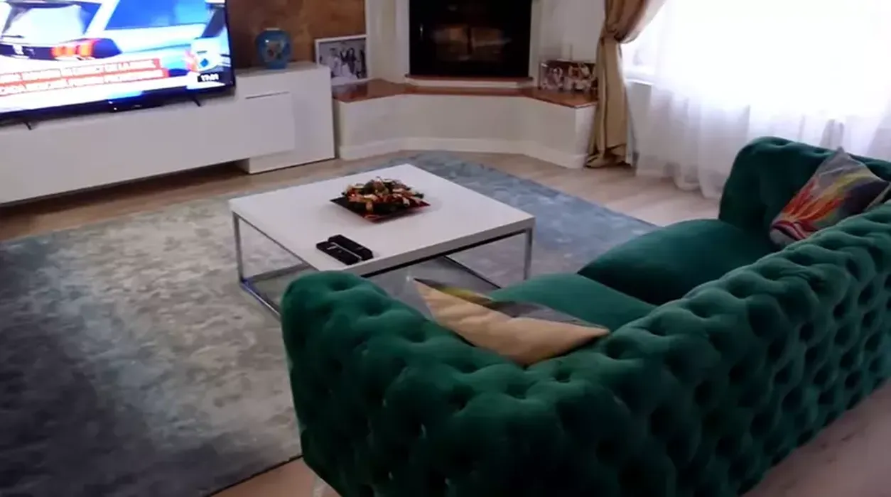 Cum arată vila de lux în care locuiește Nea Mărin. Liviu Vârciu l-a dat de gol: „Ia uite ce bani are!”