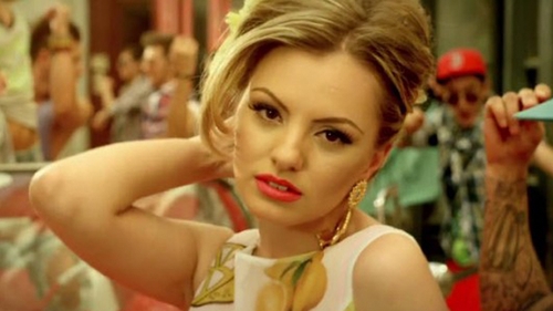 Alexandra Stan, schimbare radicala de look! Vedeta s-a facut BRUNETA! Cum a filmat pentru cel mai nou videoclip