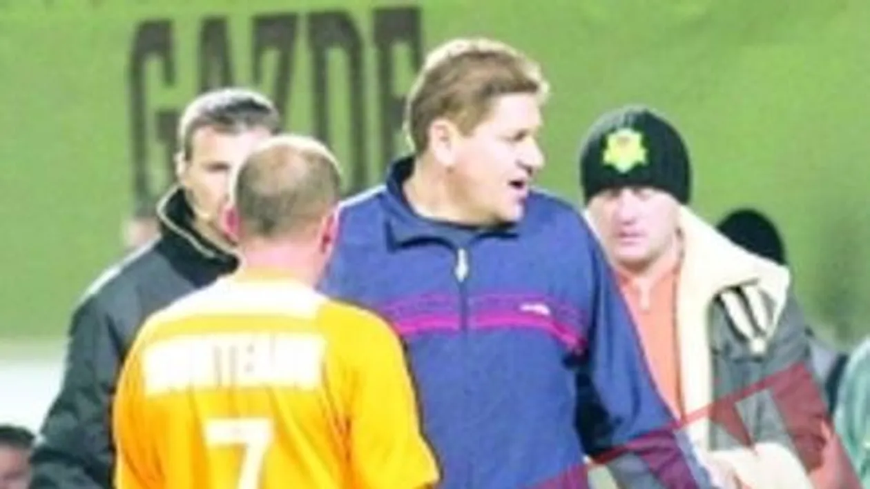 Dorinel Munteanu isi terorizeaza secunzii