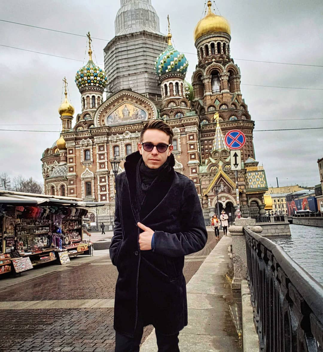 Ce mult s-a schimbat viața lui Narcis Ianău după participarea la Românii au Talent: “Am fost hărțuit doar pentru că eram diferit”. Artistul își dorea să devină preot