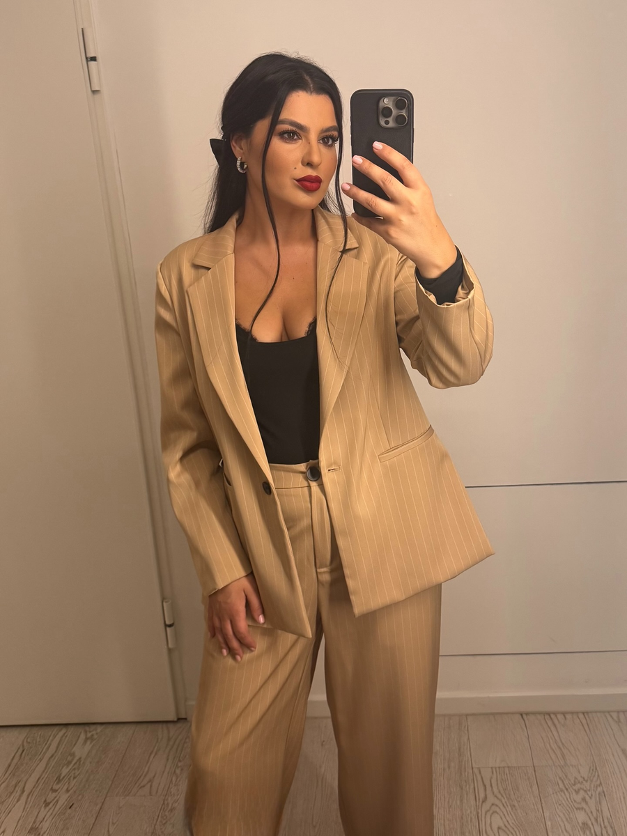 Ioana State s-a tunat din cap până-n picioare