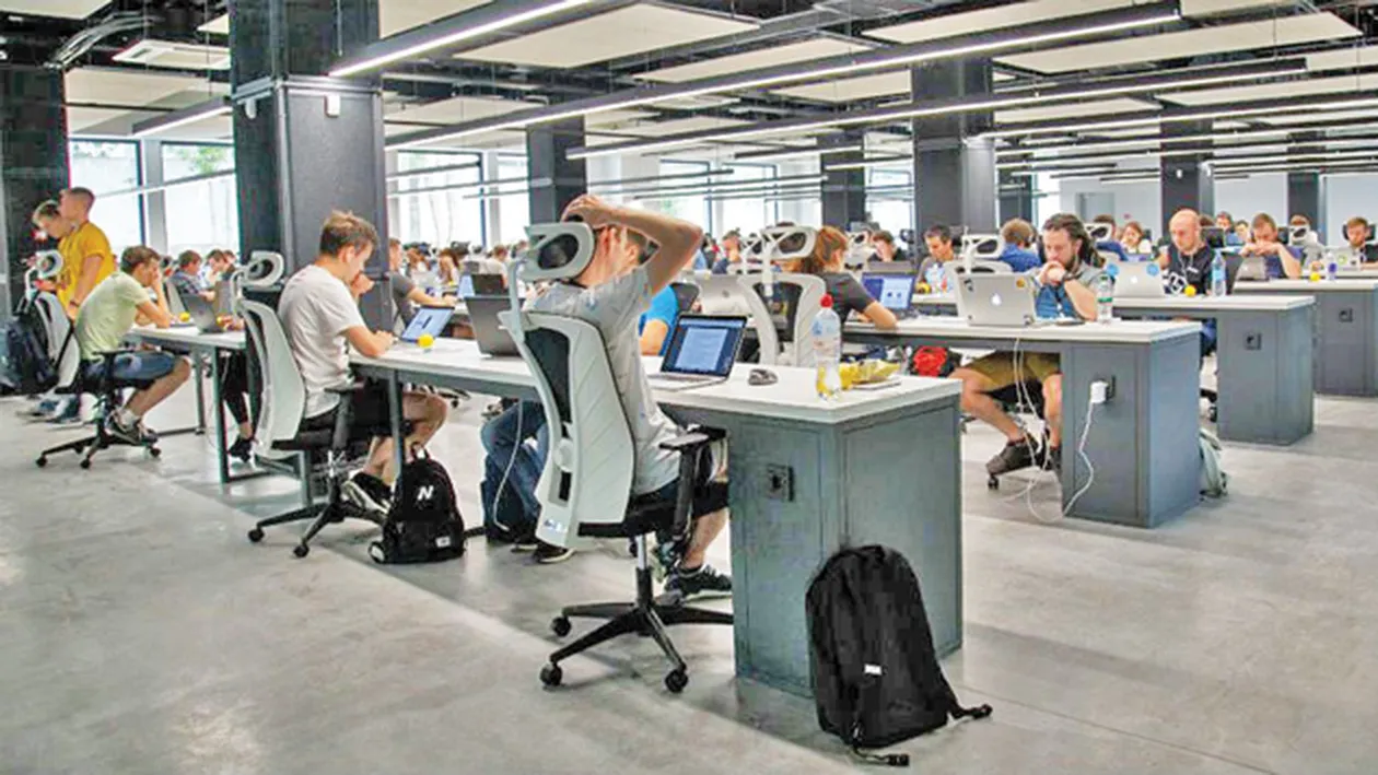 Patronii au bătăi de cap! Ce condiții trebuie să îndeplinească la revenirea angajaților în birouri