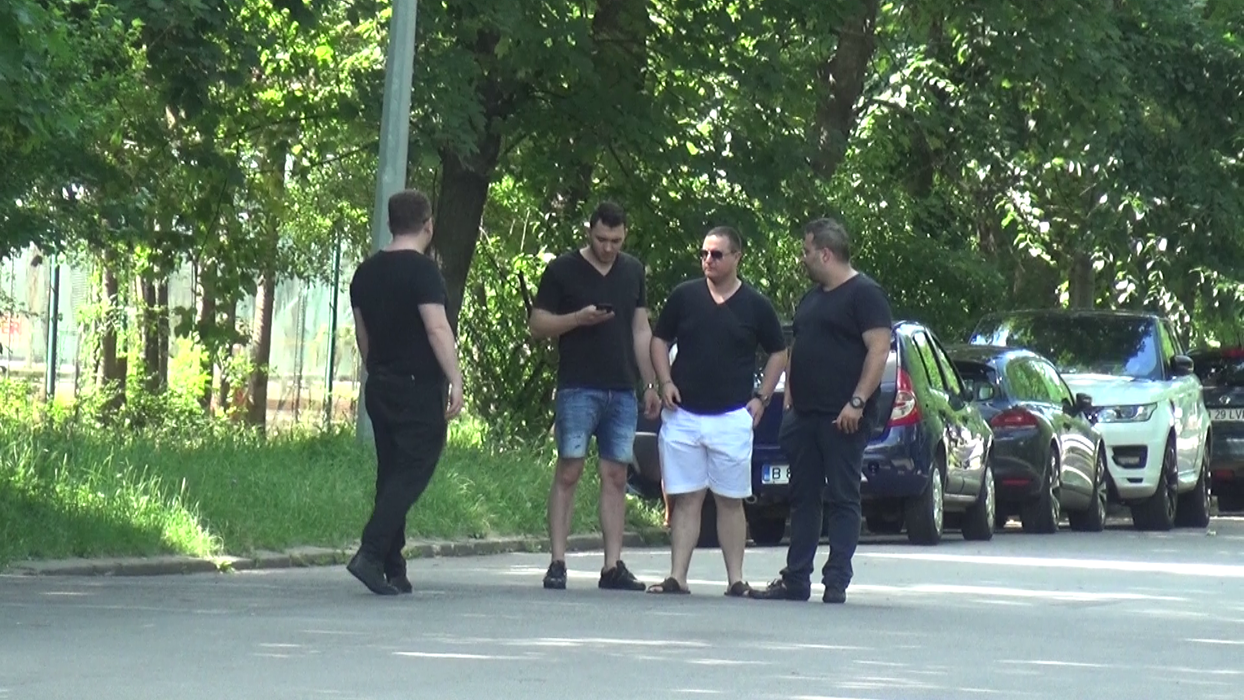 „Bozo“ şi fratele său au „operat“ un BMW în parcul Herăstrău din Capitală