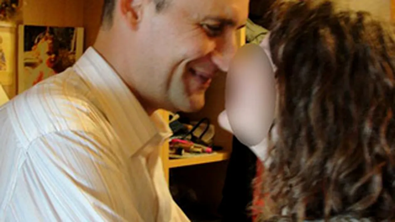 Elevii profesorului acuzat ca s-a iubit cu o minora: Juca «adevar sau provocare» si se saruta cu fetele“