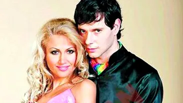 Partenerul Anamariei Ferent s-a facut de ras la cantat