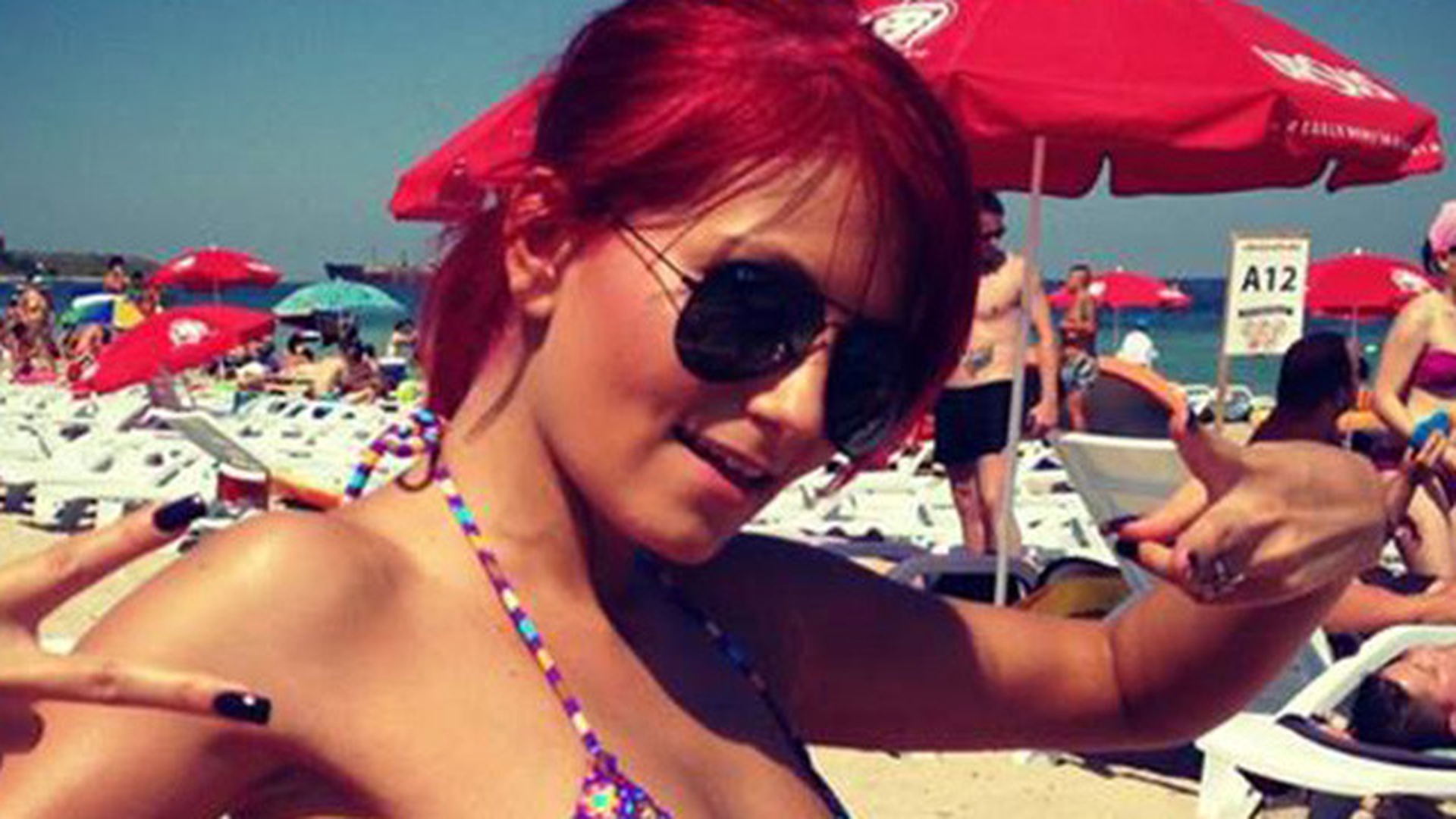 Sylvia, sexy si fara inhibitii! Vezi ce le-a aratat fanilor de pe Facebook!