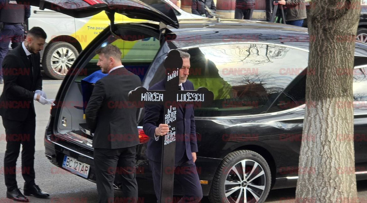 Mircea Lucescu, pe ultimul drum. Imagini copleșitoare de la ceremonia în care lumea fotbalului își ia adio de la un titan