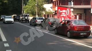 Coloane de masini de cativa kilometri pe DN 1, in statiunile de pe Valea Prahovei
