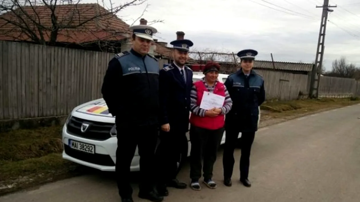 Cum a fost recompensată femeia sărmană care a predat Poliţiei o geantă cu 16.000 de euro