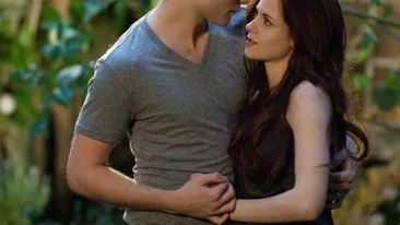 Imaginile astea au fost asteptate de jumatate de glob! Asa arata copilul vampirilor din Twilight!