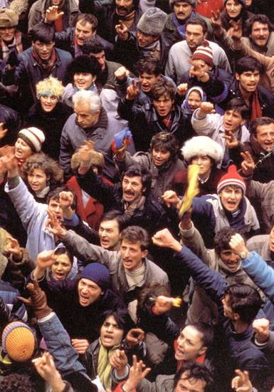 Imagini rare de la Revoluție. Ce s-a întâmplat, de fapt, în decembrie 1989