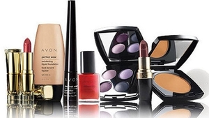 Lovitură pentru compania AVON Products! Clienții au fost anunțați deja că românca din fruntea firmei va demisiona