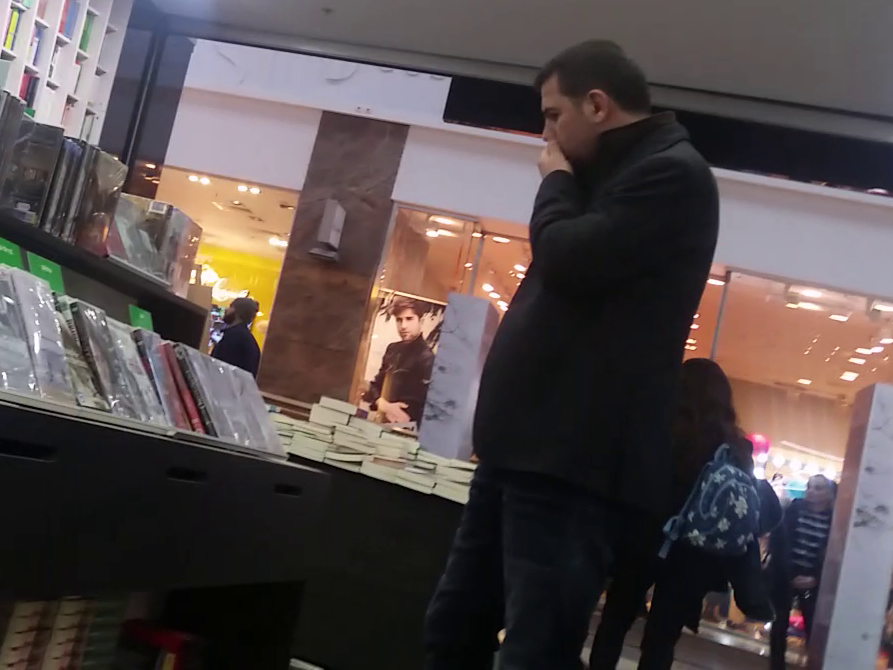 Ministrul Mediului şi-a găsit un bun refugiu într-o librărie din mall-ul din Băneasa