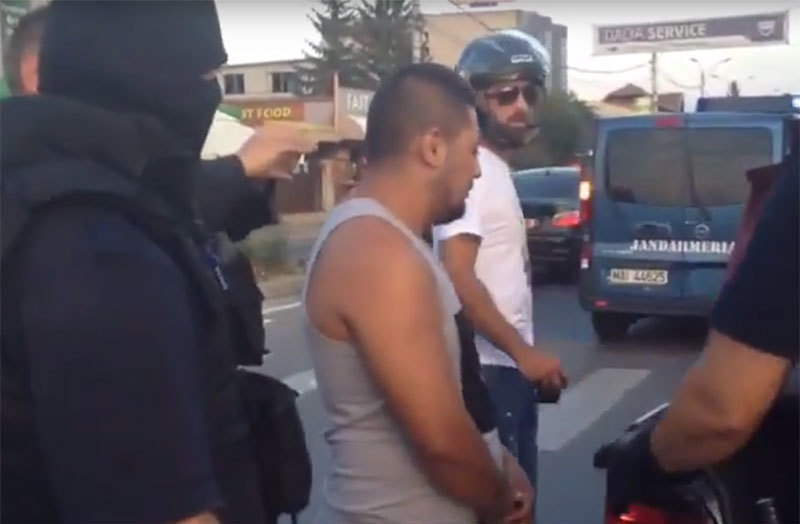 Trei romi, bătuţi măr de un fost lupător K1! Bărbatul, aflat pe motocicletă, a fost şicanat în trafic şi…