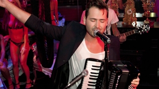 Edward Maya a dat startul la distractie