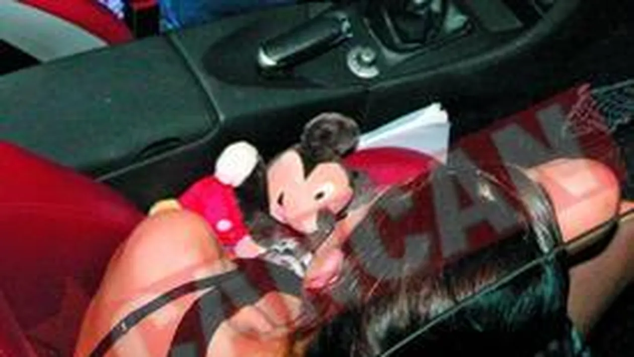 I-a cumparat o jucarie de plus ca sa o convinga