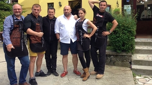 Mai PENIBIL de atat nu se poate! Asa isi prezinta Chef Scarlatescu iubita prietenilor: "Ea este ..... mea!"