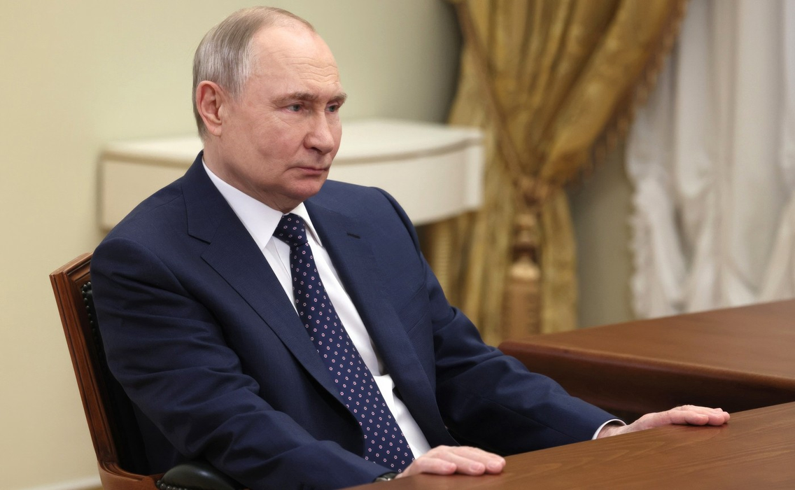 Cum arată apartamentul lui Vladimir Putin. Locuiește aici de 3 ani, dar abia acum le-a arătat jurnaliștilor interiorul
