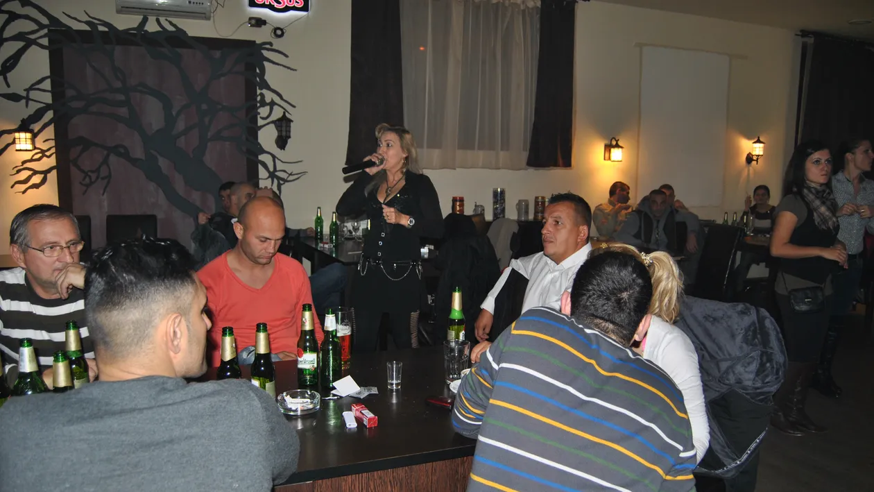 Ce surpriza! Tatal fotbalistului Cosmin Moti e fan inrait al mamei lui Fernando de la Caransebes!