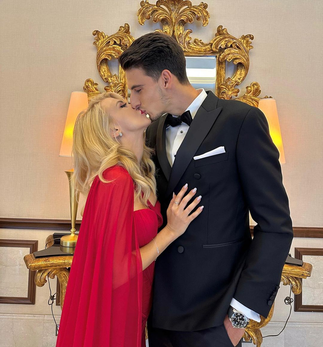 Andreea Bălan, “topită” după Victor Cornea: “Dragostea vieții mele”