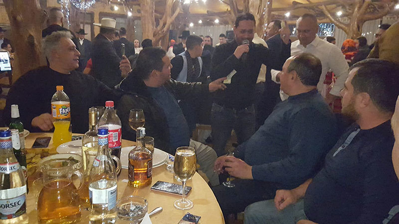 Petre Geamănu s-a distrat de minune la Răstoaca, în compania prietenilor