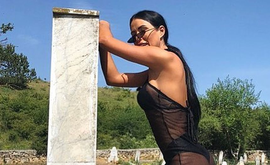 Imagini +18 cu Daniela Crudu dezbrăcată complet într-o clinică de înfrumusețare, făcute publice