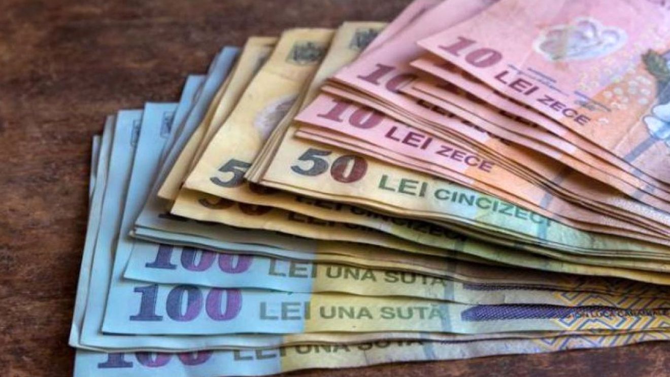 Românii pot primi câte 3.000 de lei. Cine poate aplica până la 31 iulie 2022